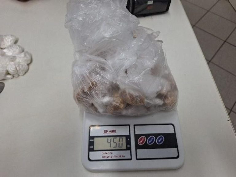Homem é conduzido à delegacia por tráfico de drogas e porte ilegal de arma de fogo em Joaçaba