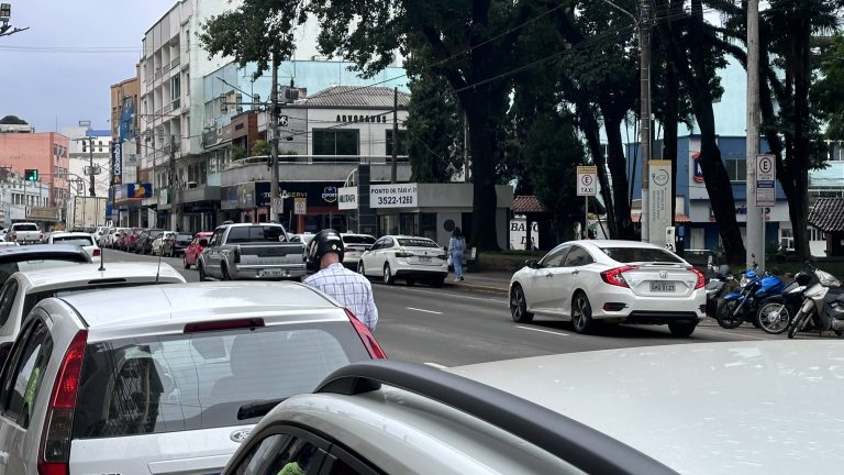 Fiscalização eletrônica do estacionamento em Joaçaba gera revolta e críticas da comunidade