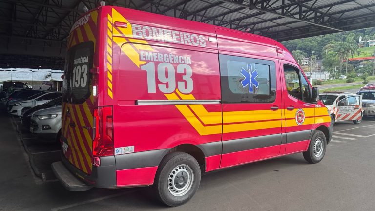 Susto! Carro se fecha e bebê fica preso dentro do veículo em Joaçaba