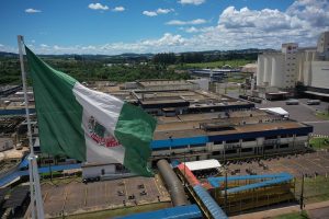 Chapecó cresceu 60% nos empregos em relação a 2023 e ficou em 32º do Brasil na indústria
