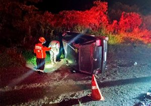 Homem fica ferido em capotamento na SC-120