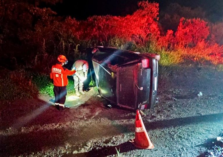 Homem fica ferido em capotamento na SC-120