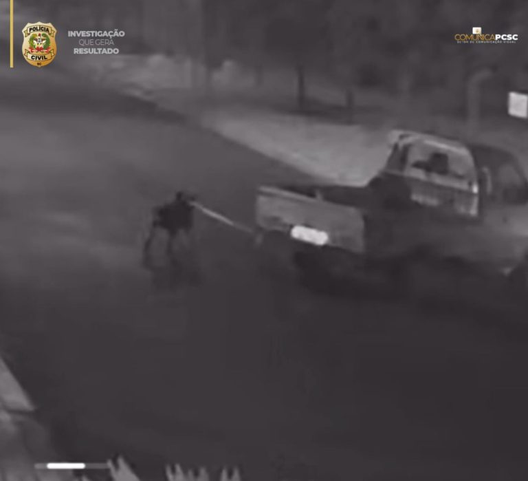 Homem amarra cachorro em veículo e arrasta o animal pelas ruas de Chapecó