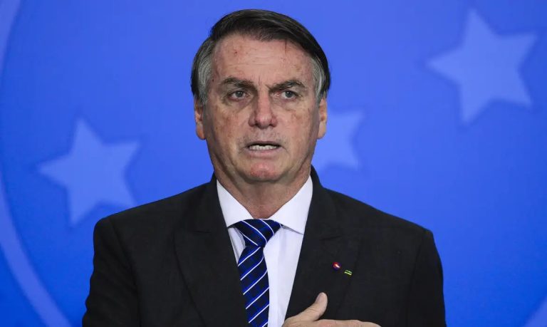 Bolsonaro é levado ao hospital após apresentar mal-estar em Brasília