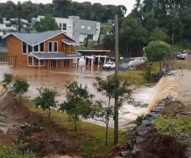 Chuva causa transtorno em Catanduvas nesta quinta-feira