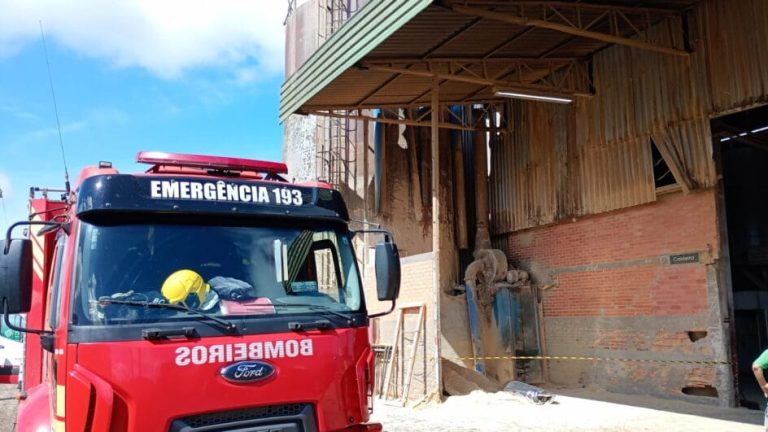 Trabalhador morre preso em silo de serragem em Santa Catarina