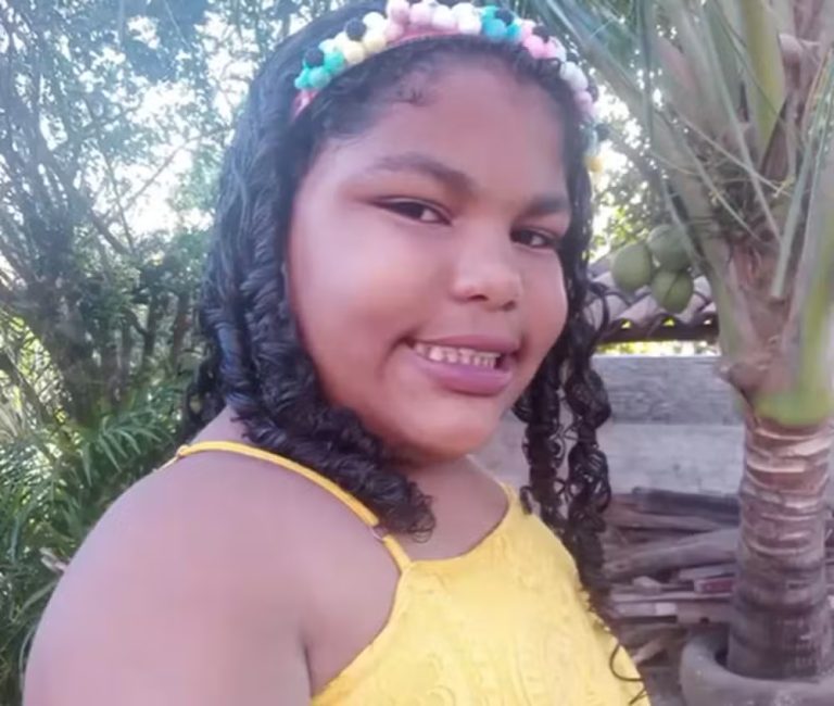 Menina de 11 anos morre após inalar desodorante aerossol em desafio da internet