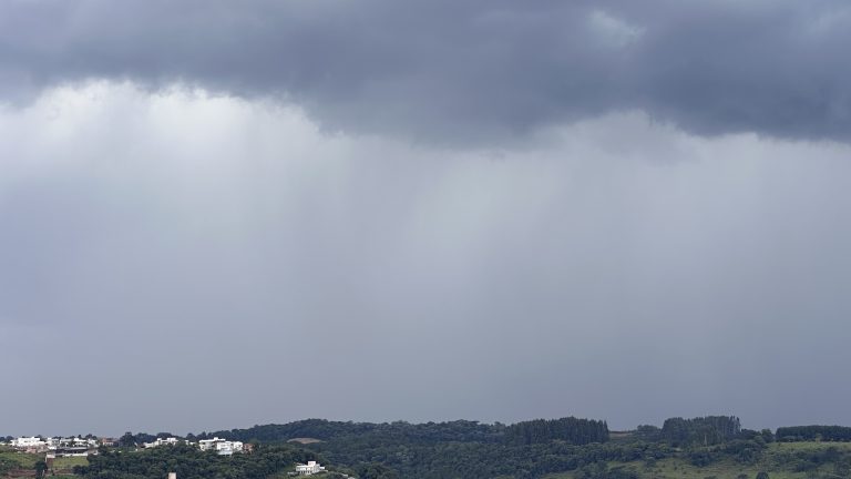 Temporais retornam a Santa Catarina entre domingo e segunda-feira
