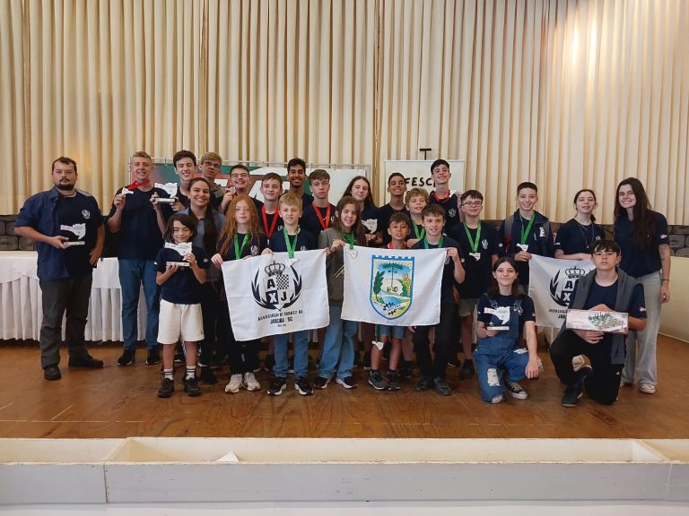 Associação de Xadrez de Joaçaba brilha em torneio estadual com ótimos resultados e destaque para a eficiência
