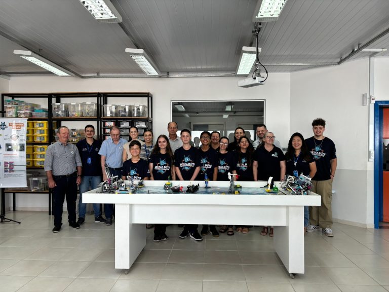 Alunos da Rede Municipal de Ensino representam Joaçaba em um dos maiores torneios de robótica educacional do mundo