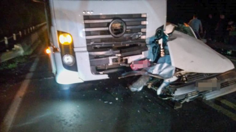 Motorista sobrevive a acidente impressionante na BR-153