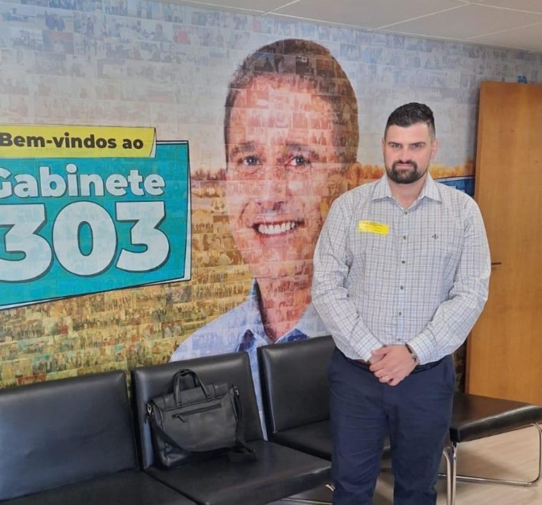 Vereador Angelo Radavelli busca recursos com deputados estaduais em Florianópolis