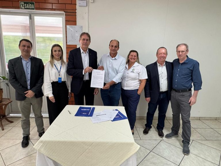 Joaçaba recebe confirmação de doação do SENAI de mobiliário e equipamentos para a Escola Mercedes Luiza do Nascimento