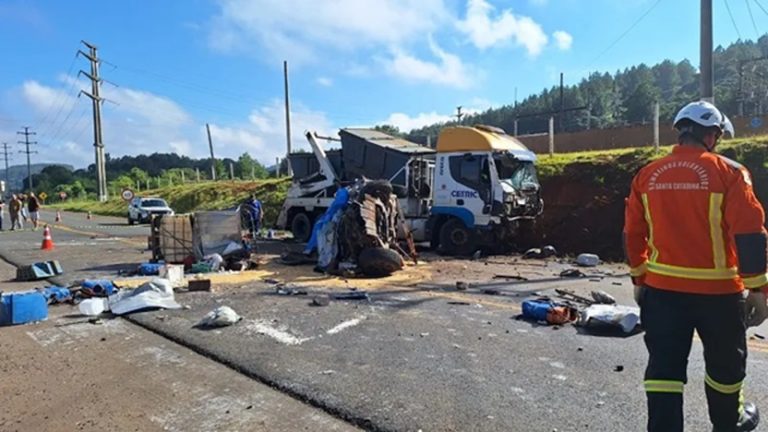 Duas pessoas morrem e outras três ficam feridas em grave acidente na SC-350