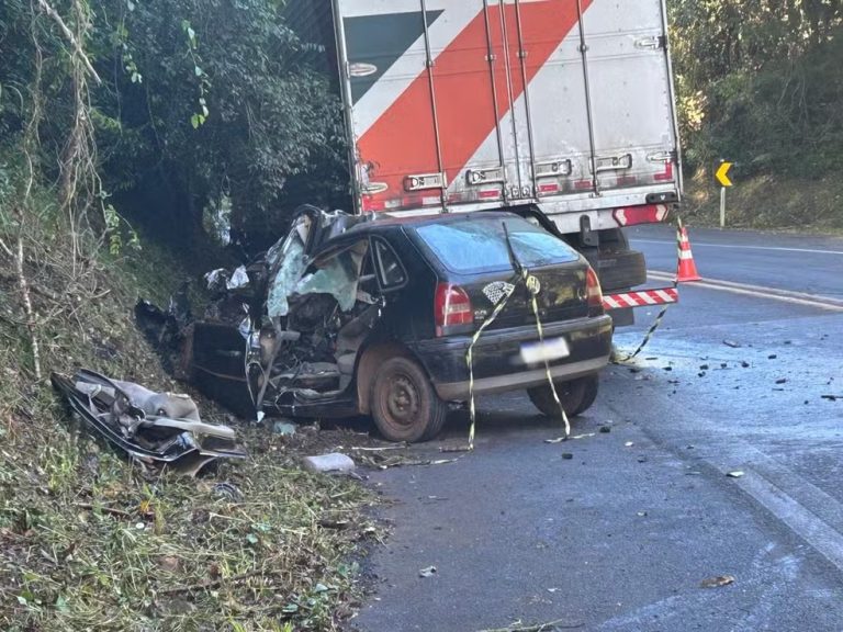 Milagre: Bebê sobrevive a acidente que deixou cinco jovens mortos no PR