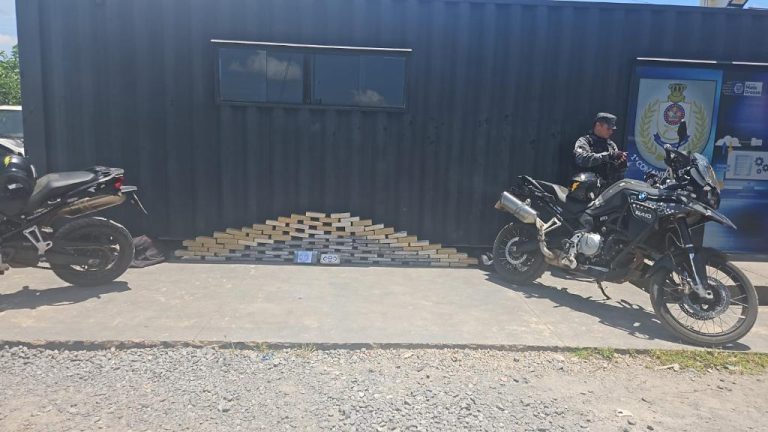 Caminhão com placas do Oeste de SC é apreendido com 103 quilos de drogas em Cuiabá