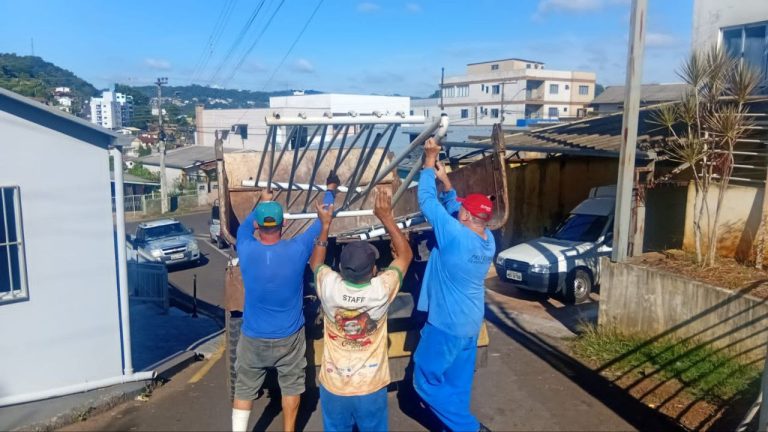 Secretaria de Obras intensifica trabalho de limpeza em Herval d’Oeste