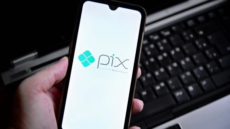 Instabilidade no Pix provoca falhas em pagamentos nesta segunda-feira