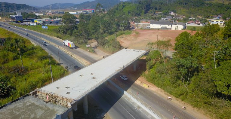 Corte do orçamento federal para infraestrutura frustra SC, diz FIESC
