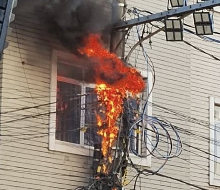 Incêndio em fiação afeta internet e deixa trânsito lento no centro de Joaçaba