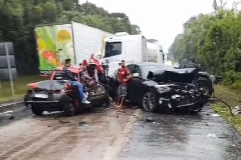 Engavetamento grave deixa três mortos e cinco feridos na BR-116, em Itaiópolis (SC)