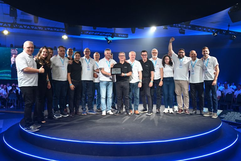 Carboni Iveco é reconhecida como a melhor concessionária Iveco do Brasil na Convenção Iveco LATAM 2025