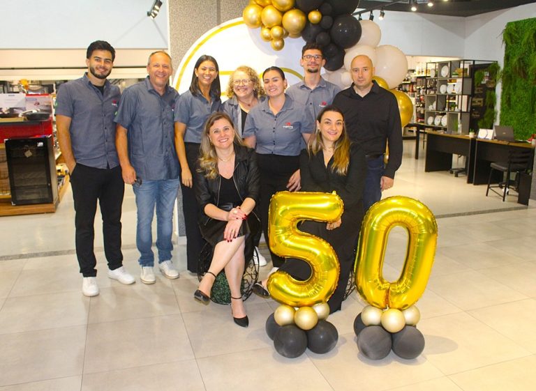 Tieppo Equipamentos comemora 50 anos de história com evento emocionante em Joaçaba