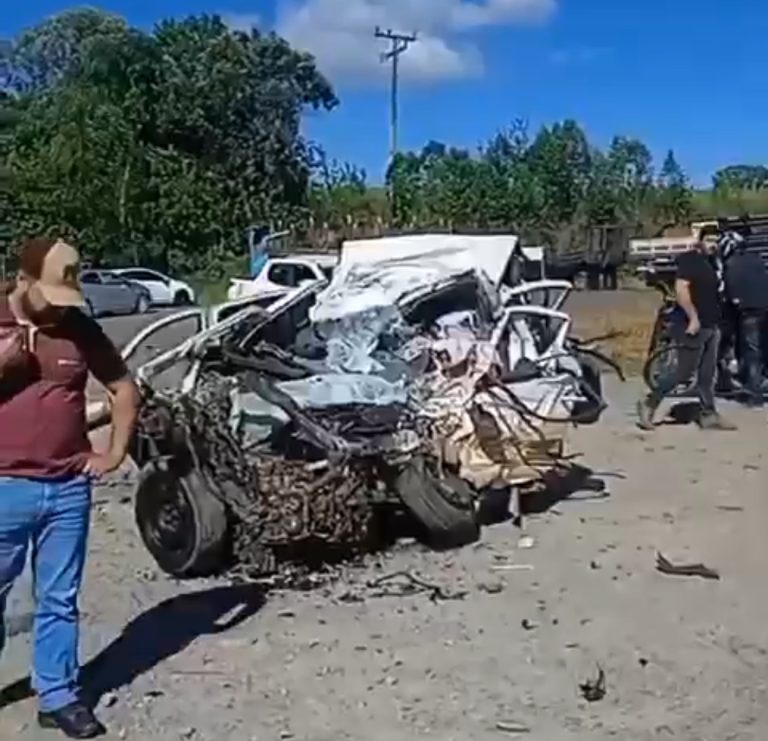 Gravíssimo acidente na BR-470 deixa duas vítimas fatais em colisão frontal; carro era de Fraiburgo