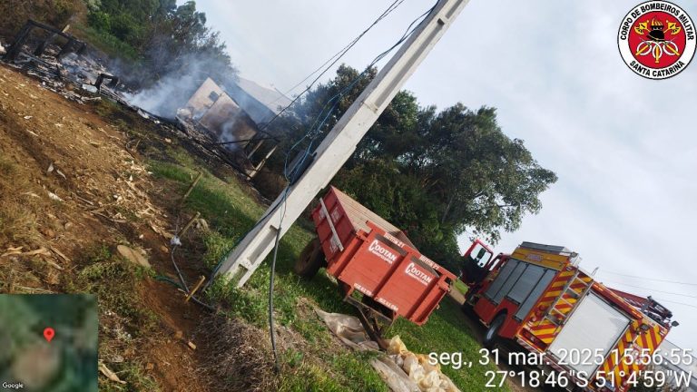 Incêndio destrói edificação no interior de Campos Novos