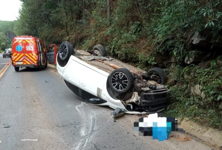 Jovem fica ferido após capotamento na SC-135, em Rio das Antas