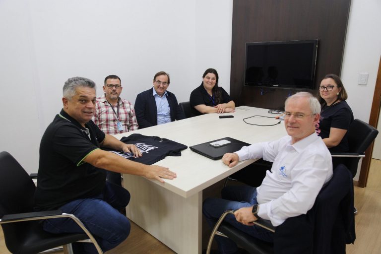 Representantes da Cruz Azul do Brasil visitam Chapecó para conhecer programa Mão Amiga