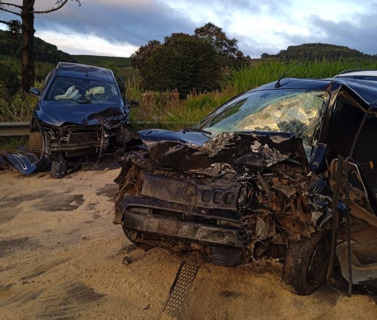 Grave acidente de trânsito deixa três feridos em Catanduvas
