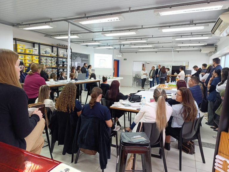 Projeto “Café + Ideias” aproxima empresários da Rede Municipal de Ensino de Joaçaba