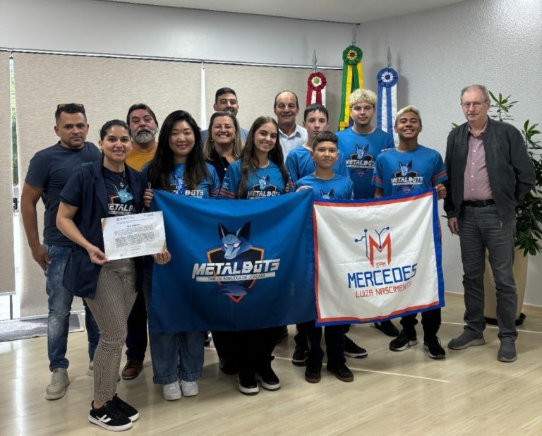 Alunos da Escola Mercedes são homenageados pela Alesc após representarem Joaçaba em torneio nacional de robótica