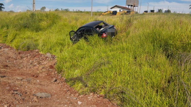 Três pessoas ficam feridas em saída de pista na SC-390