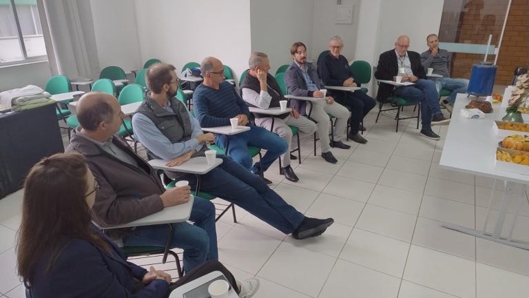 IFC de Luzerna e empresários da indústria metal-mecânica discutem parcerias para qualificação profissional