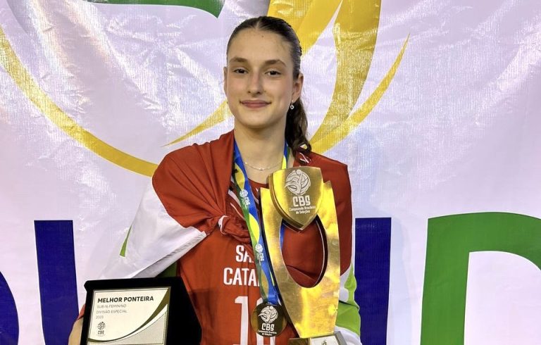 Atleta formada pela Associação Joaçabense de Voleibol é campeã do Brasileiro de Seleções Sub-16