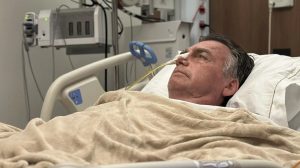 Bolsonaro vai para prisão domiciliar