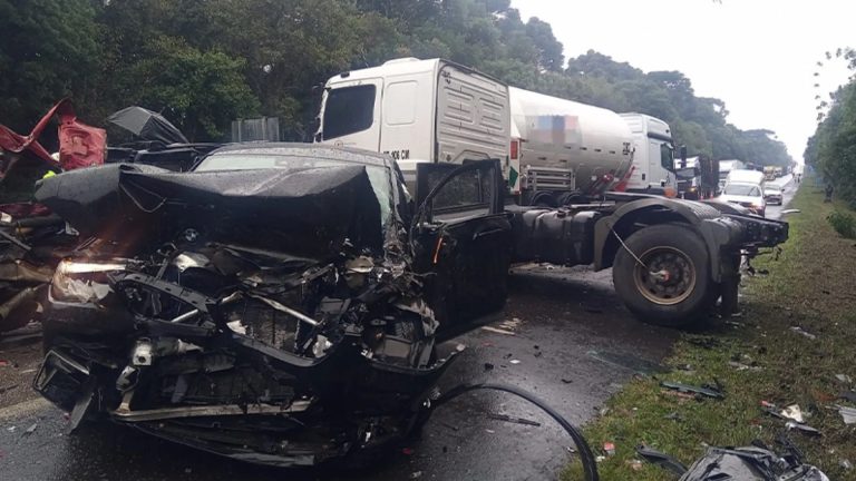 Empresário da região sai ileso de engavetamento que terminou com três mortes