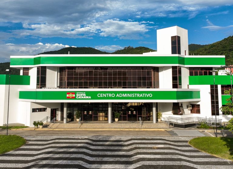 Saiba se SC terá ponto facultativo em dias de jogos do Brasil na Copa
