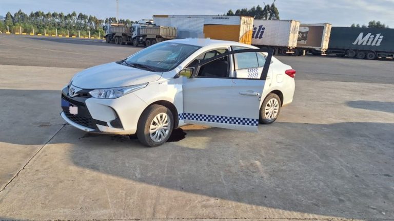 Taxista leva facadas, atropela suspeito e pede ajuda em tentativa de assalto em SC