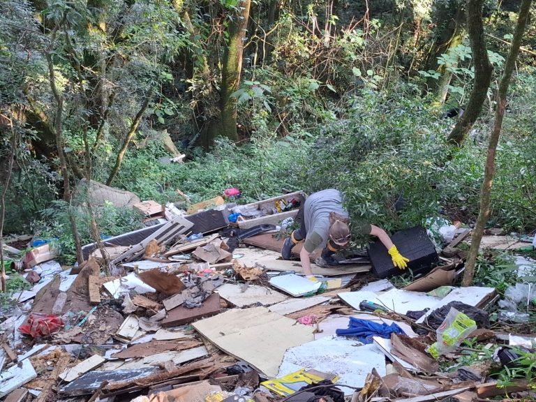 Município de Joaçaba intensifica alerta contra descarte irregular após mutirão de limpeza próximo ao trevo com acesso a Lacerdópolis