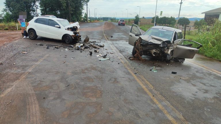 Grave acidente de trânsito deixou uma mulher morta e quatro pessoas feridas no Oeste
