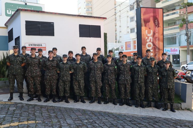Atiradores do Tiro de Guerra de Joaçaba realizam campanha voluntária de doação de sangue (fotos)