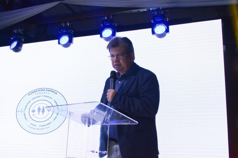 Diretor de Inovação da FIESC aborda ecossistema de inovação vencedor durante a Feira Gera, em Joaçaba