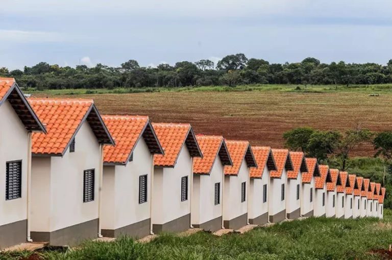 Com diversos municípios do Meio-Oeste, confira as cidades beneficiadas pelo programa que vai construir casas populares em SC