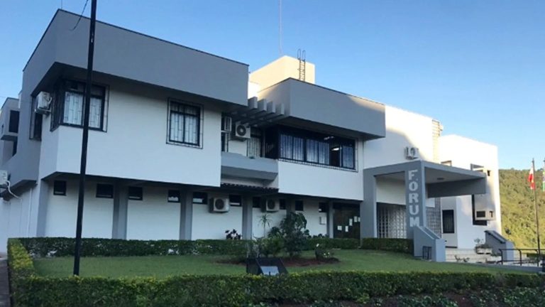 Homem é condenado a 48 anos de prisão por vários crimes graves, incluindo estupro, em Tangará