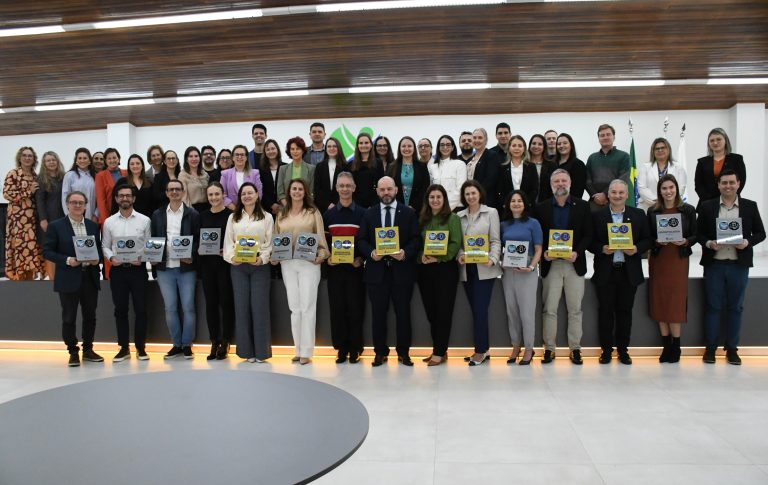 Unoesc celebra a conquista do IGC 4 com homenagens a dirigentes e coordenadores de curso (fotos)