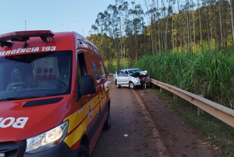 Motociclista morre em acidente com caminhonete no Oeste