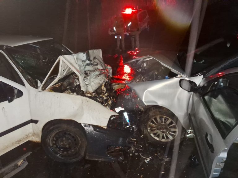 Mulher morre e outras quatro pessoas ficam feridas em grave acidente no Oeste